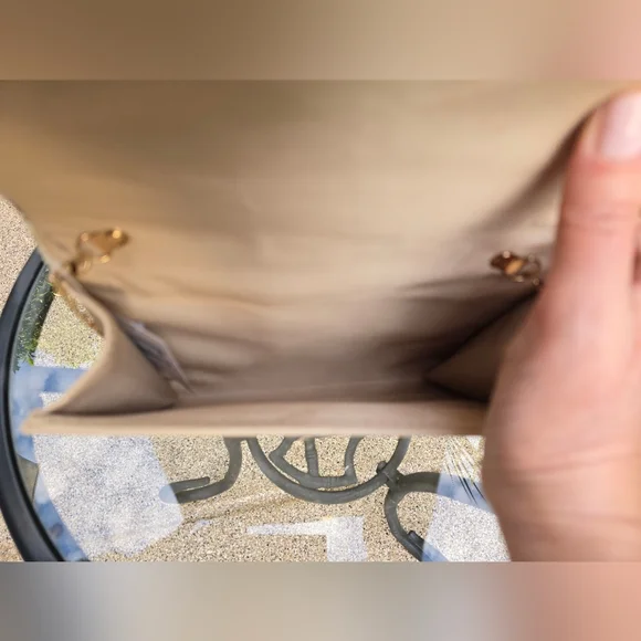 NWT Cruise Club Small Beige Clutch/Crossbody with Textured Snake Print Design - Picture 9 of 11